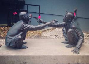 Toronto-Statue-Touching